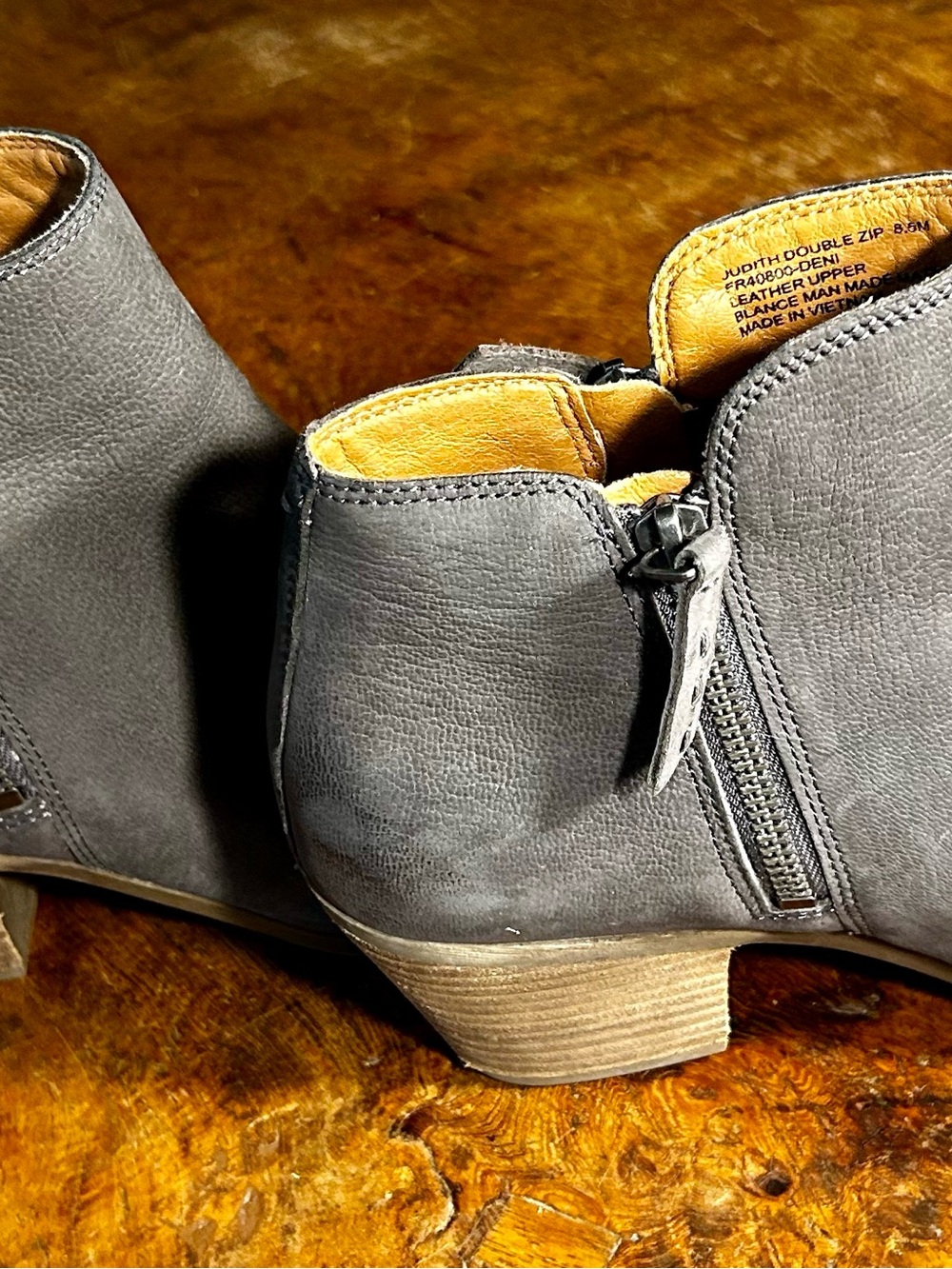 Frye Leather Western Ankle Boots Pointed Toe Inside Zip Size 8.5 M - Picture 6 of 10